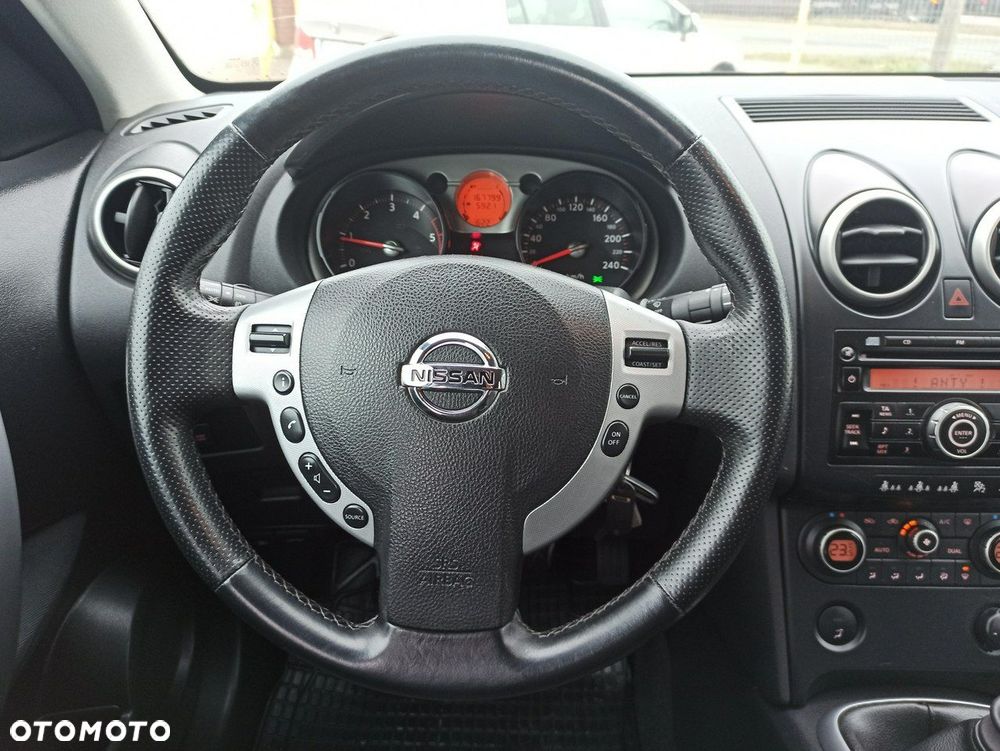 Nissan Qashqai - 14
