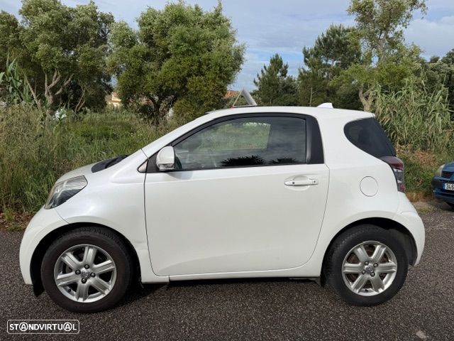 Toyota iQ 1.0 + - 5