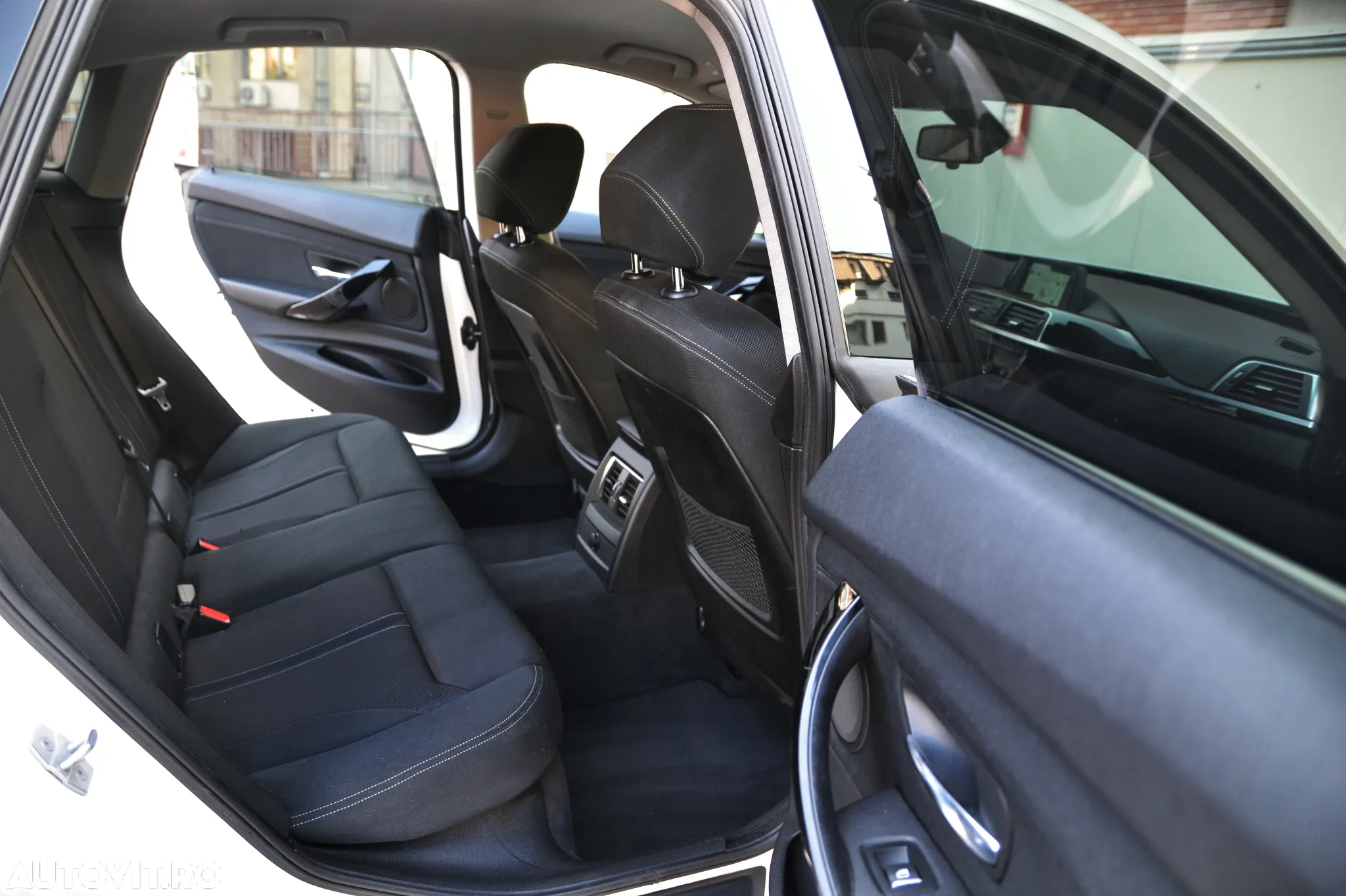 BMW Seria 3 320d Aut. - 14