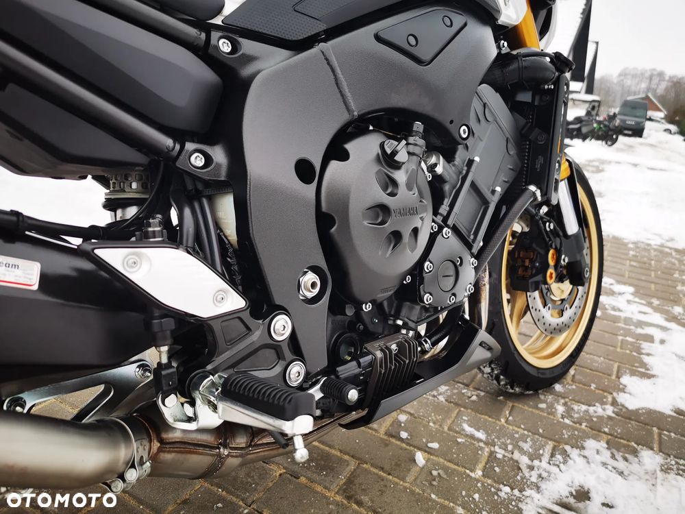 Yamaha FZ8 - 32