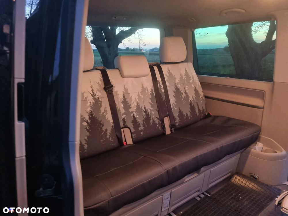 Volkswagen Multivan - 11