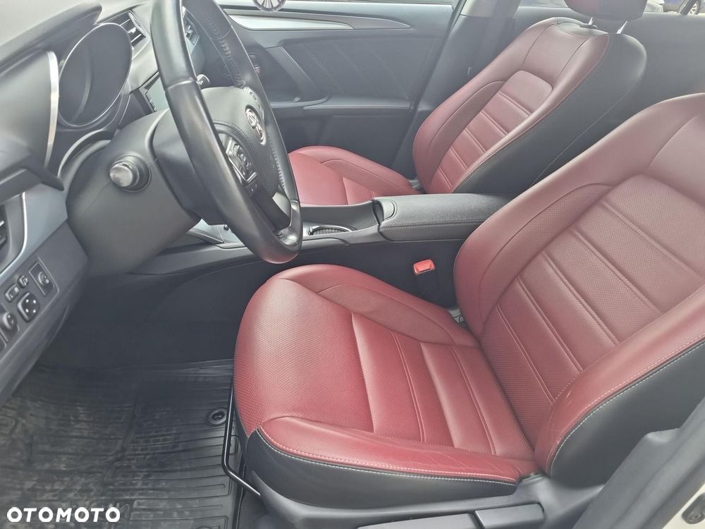 Toyota Avensis 1.8 Selection MS - 10