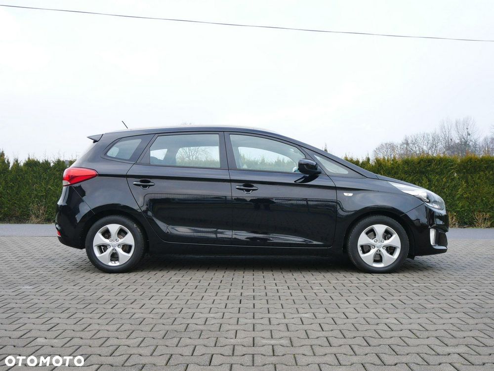 Kia Carens - 9