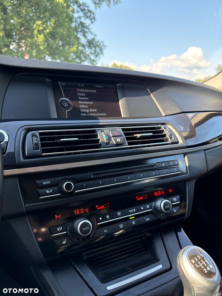BMW Seria 5 520i - 14