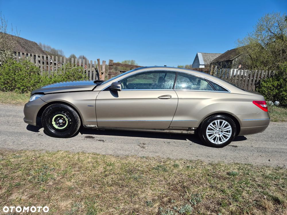 Mercedes-Benz Klasa E 250 CGI BlueEFFICIENCY Automatik Avantgarde - 3
