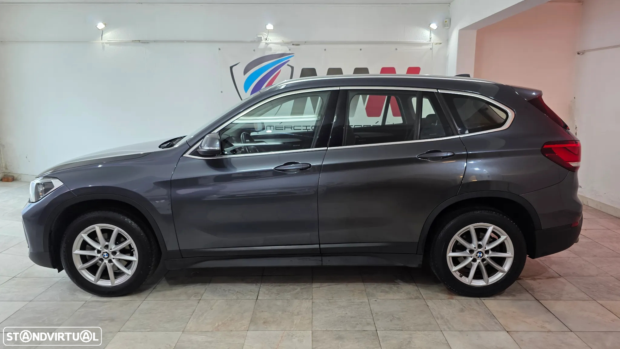 BMW X1 16 d sDrive Auto Line Sport - 4