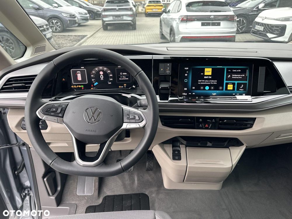 Volkswagen Multivan - 11