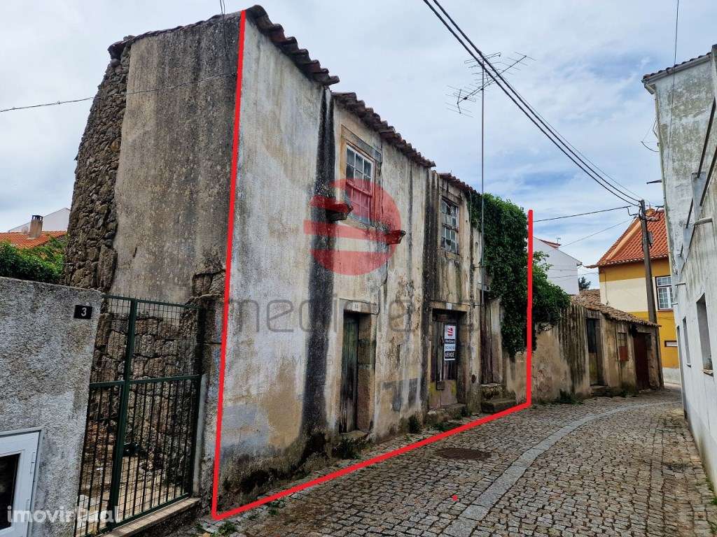 CASA ANTIGA EM ZONA HISTÓRICA - Grande imagem: 3/9