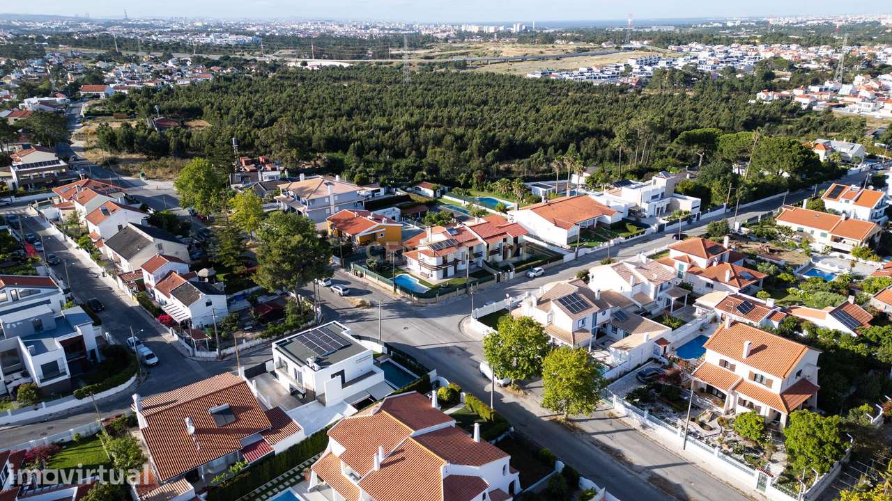 Moradia T4 como nova com piscina na Marisol em Lote de 500m² - Grande imagem: 3/60