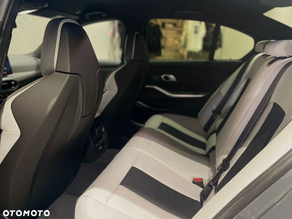 BMW M3 Competition M xDrive - 35