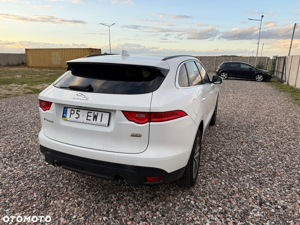 Jaguar F-Pace 25t AWD Prestige - 15