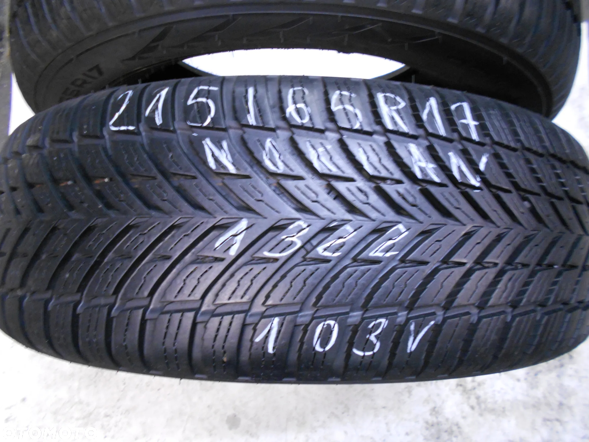 OPONY 215/65R17 NOKIAN SEASONPROOF SUV DOT 1322 8MM - 2