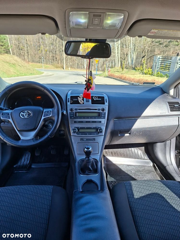 Toyota Avensis 2.0 D-4D Luna - 12