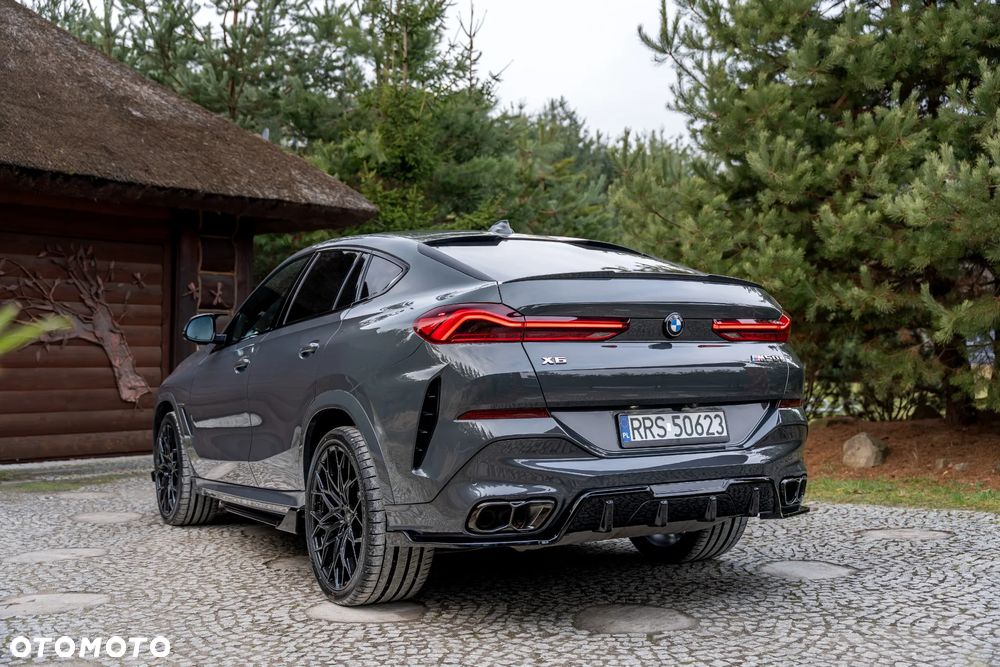 BMW X6 M50i - 12