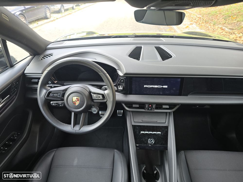 Porsche Macan Electric - 14