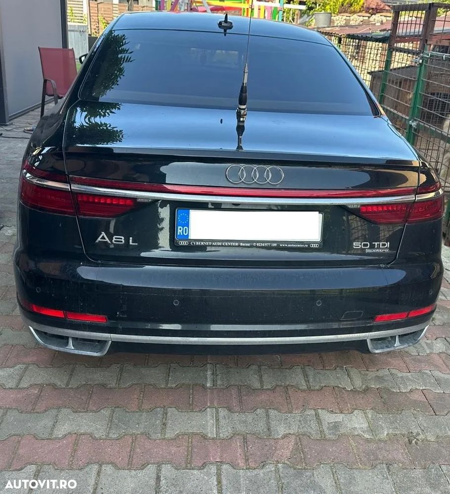 Audi A8 - 1