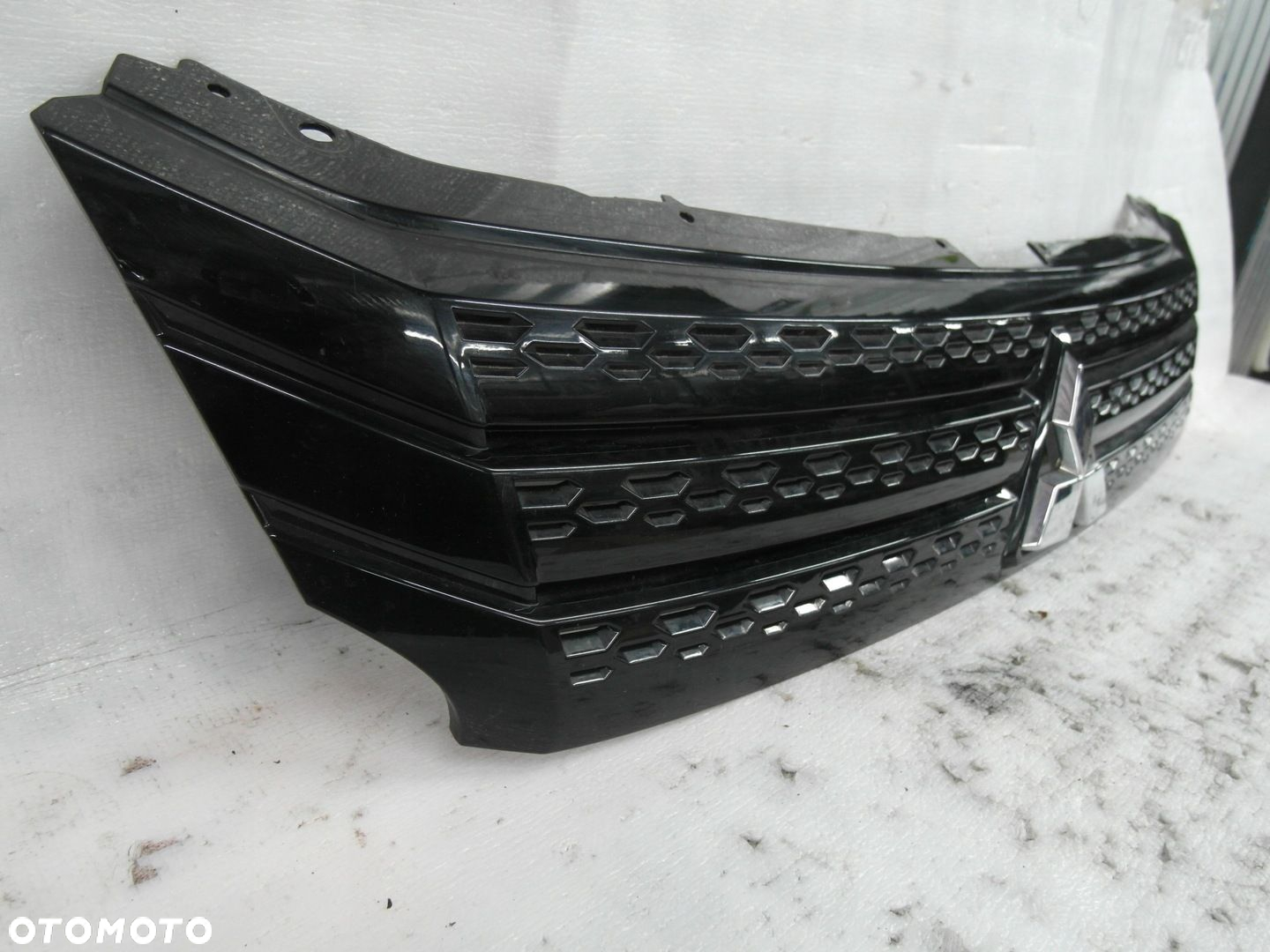 MITSUBISHI ECLIPSE CROSS LIFT ATRAPA GRILL KRATKA 20- NR70 - 2