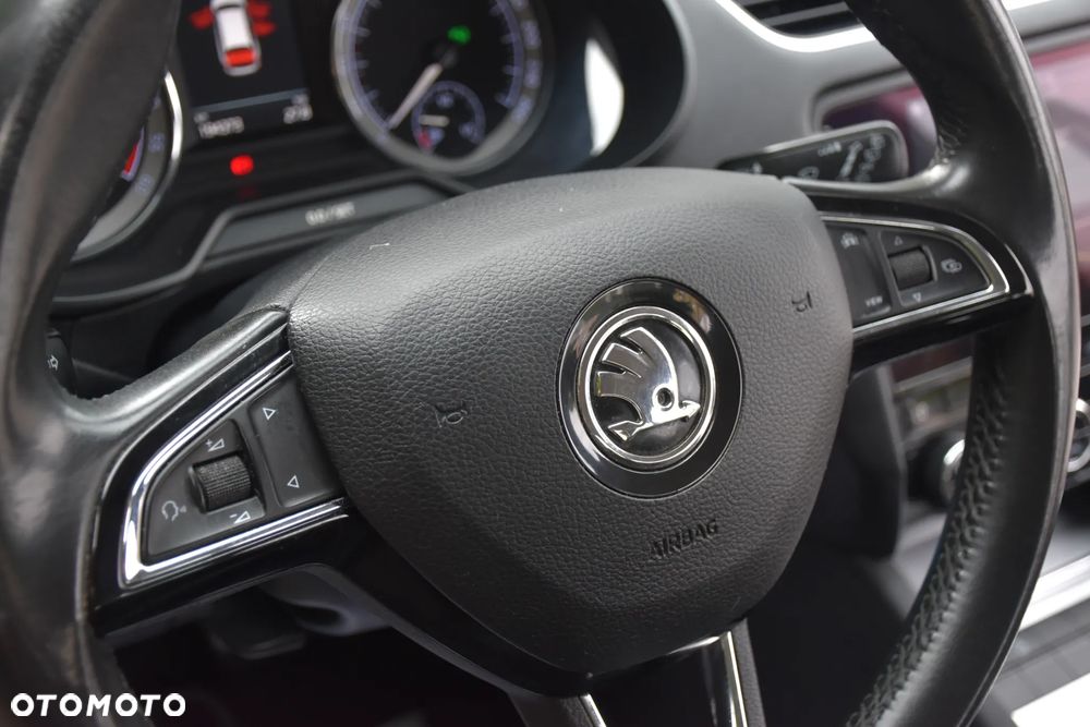 Skoda Octavia 1.6 TDI DSG Style - 20