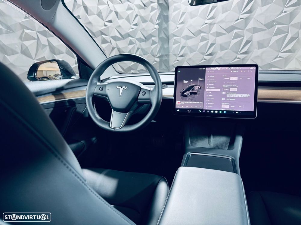 Tesla Model 3 - 17