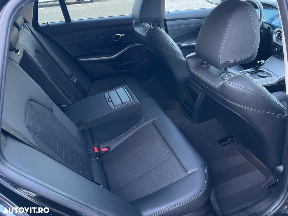 BMW Seria 3 318d Touring Aut. Advantage - 12