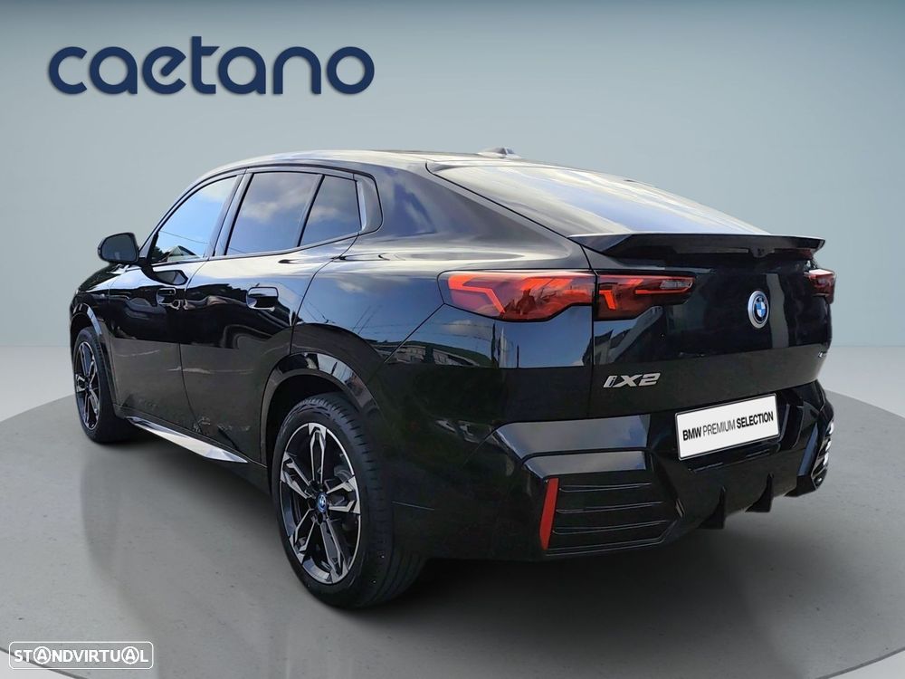 BMW iX2 eDrive20 Pack Desportivo M - 6