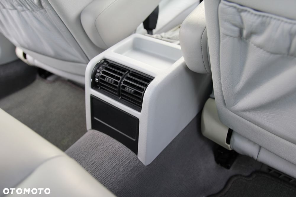 BMW Seria 5 540i - 34