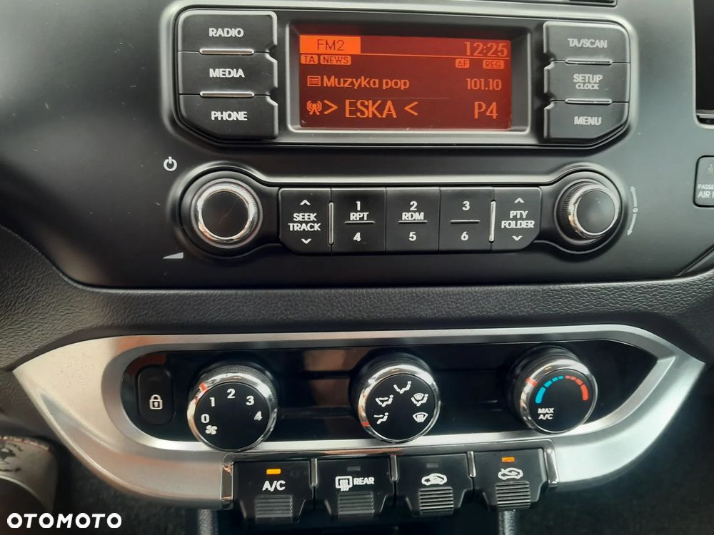 Kia Rio 1.2 M - 10