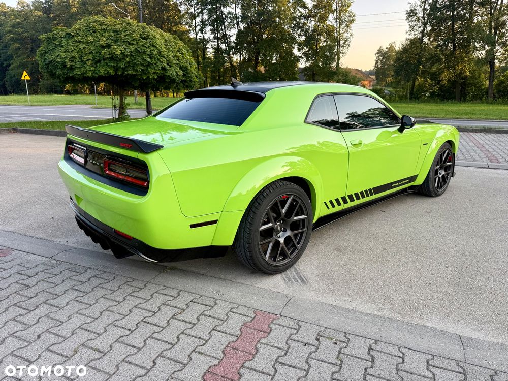 Dodge Challenger - 5
