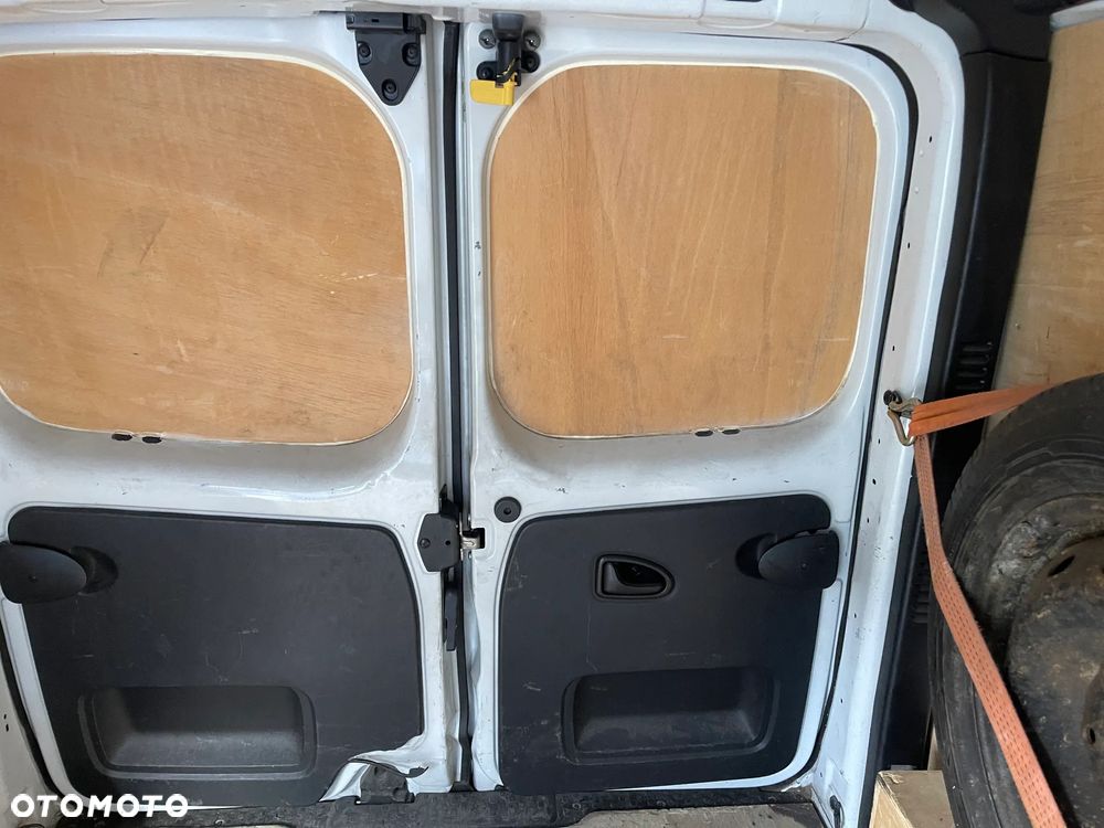 Renault Trafic - 16