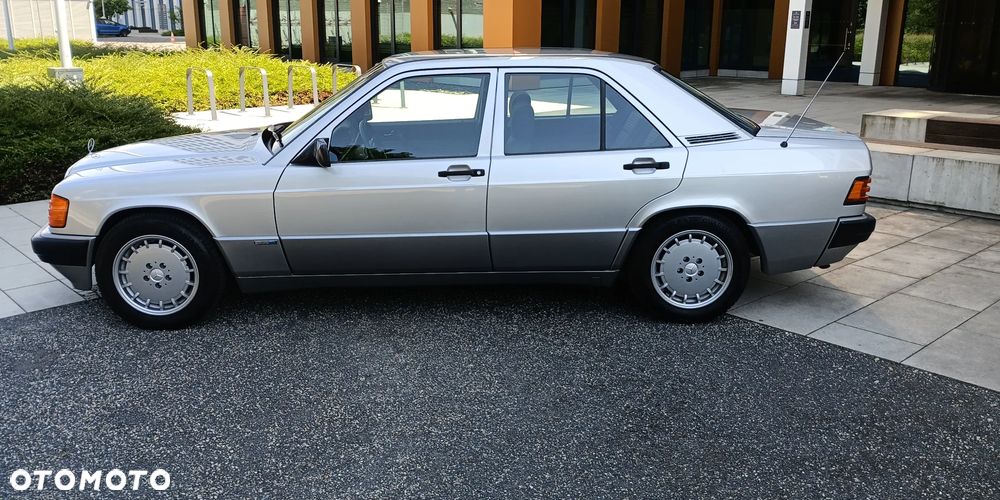 Mercedes-Benz W201 (190) - 3