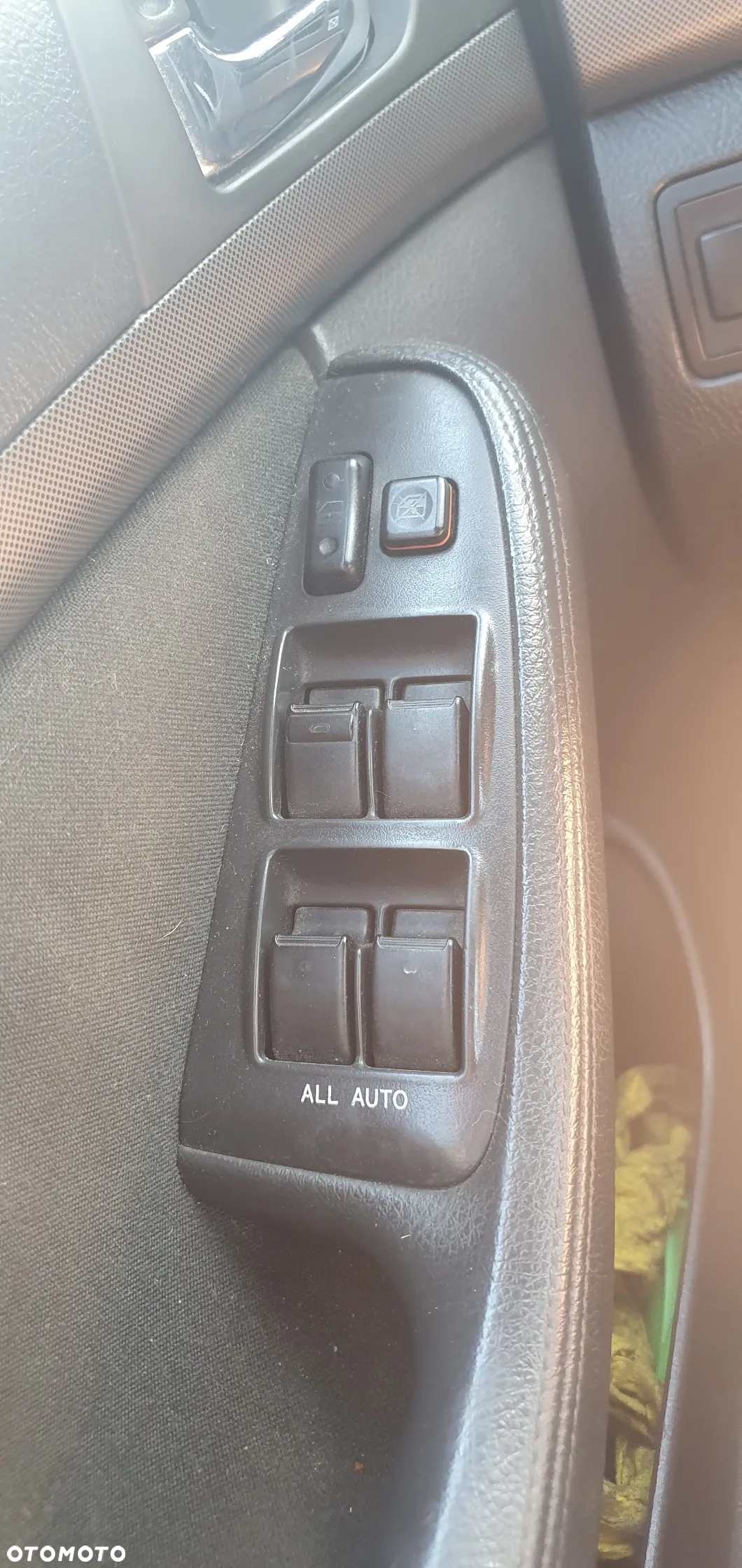 Toyota Avensis 2.0 D-4D High - 2