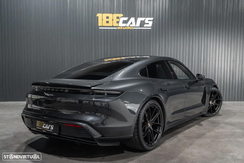 Porsche Taycan 4 - 41