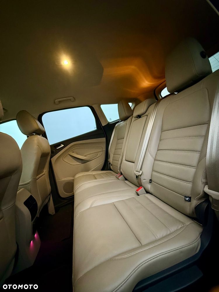 Ford Escape 2.0 EcoBoost AWD Titanium - 23