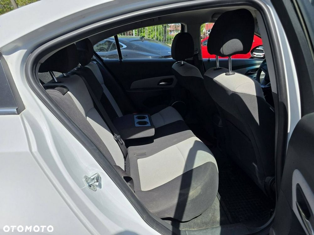 Chevrolet Cruze 1.8 LS - 24