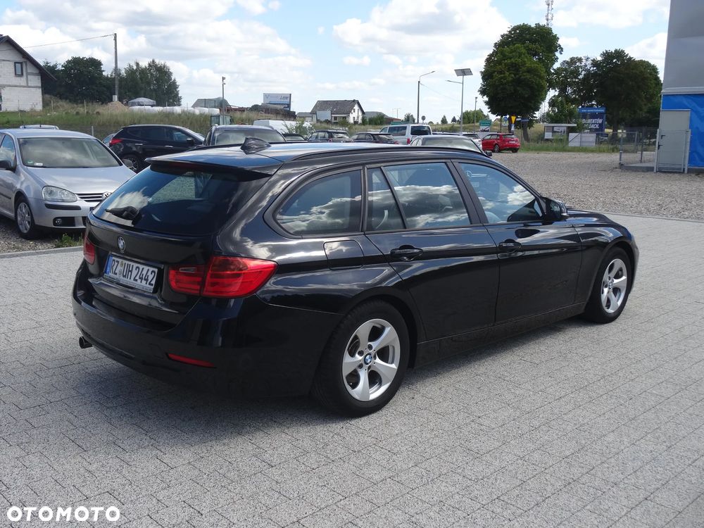 BMW Seria 3 320d Efficient Dynamics Edition Sport Line - 13