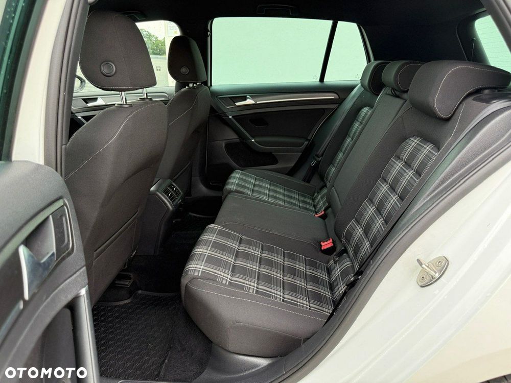 Volkswagen Golf VII 2.0 TDI BMT GTD - 27