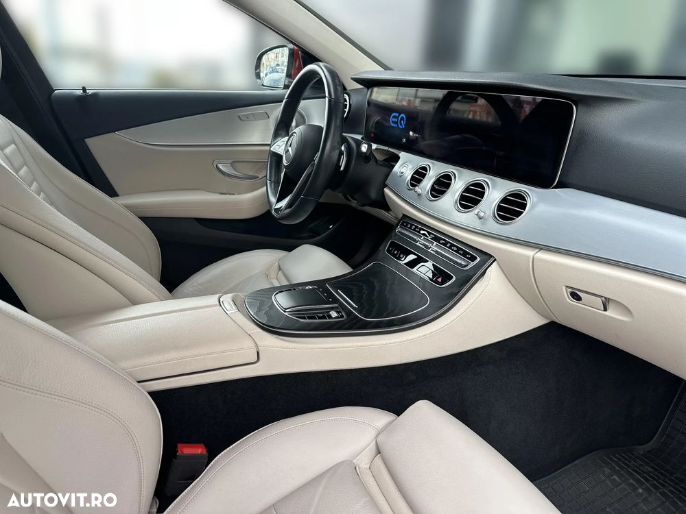 Mercedes-Benz E 300 de 4Matic 9G-TRONIC AMG Line - 12