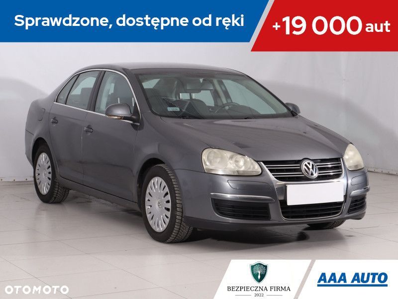 Volkswagen Jetta - 1