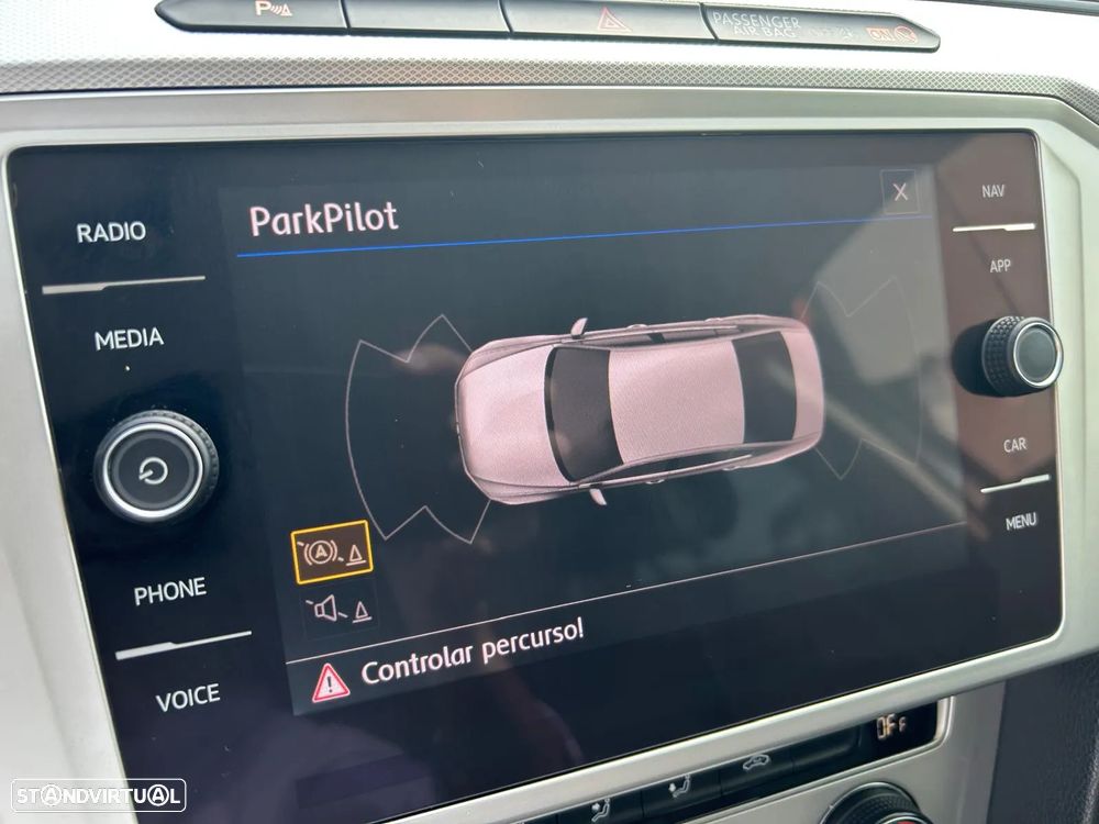 VW Passat 1.6 TDI Confortline - 19