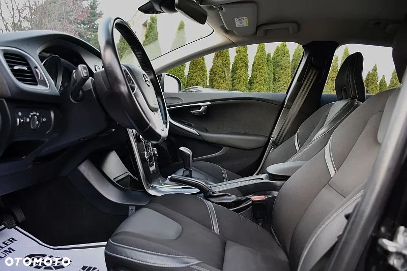 Volvo V40 D2 Momentum - 10