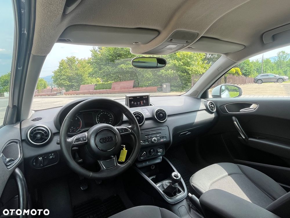 Audi A1 Sportback 1.6 TDI S line edition - 11