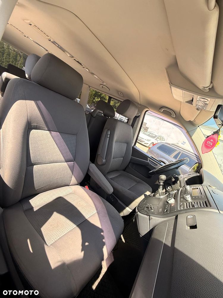 Volkswagen Multivan - 10