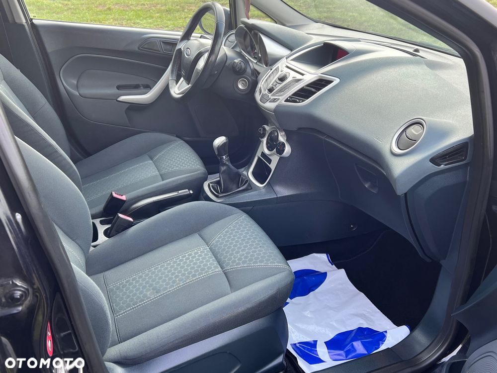 Ford Fiesta 1.6 TDCi DPF Titanium - 14