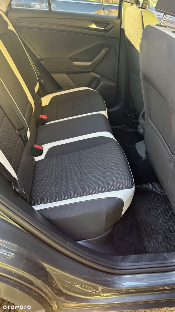 Volkswagen T-Roc - 6