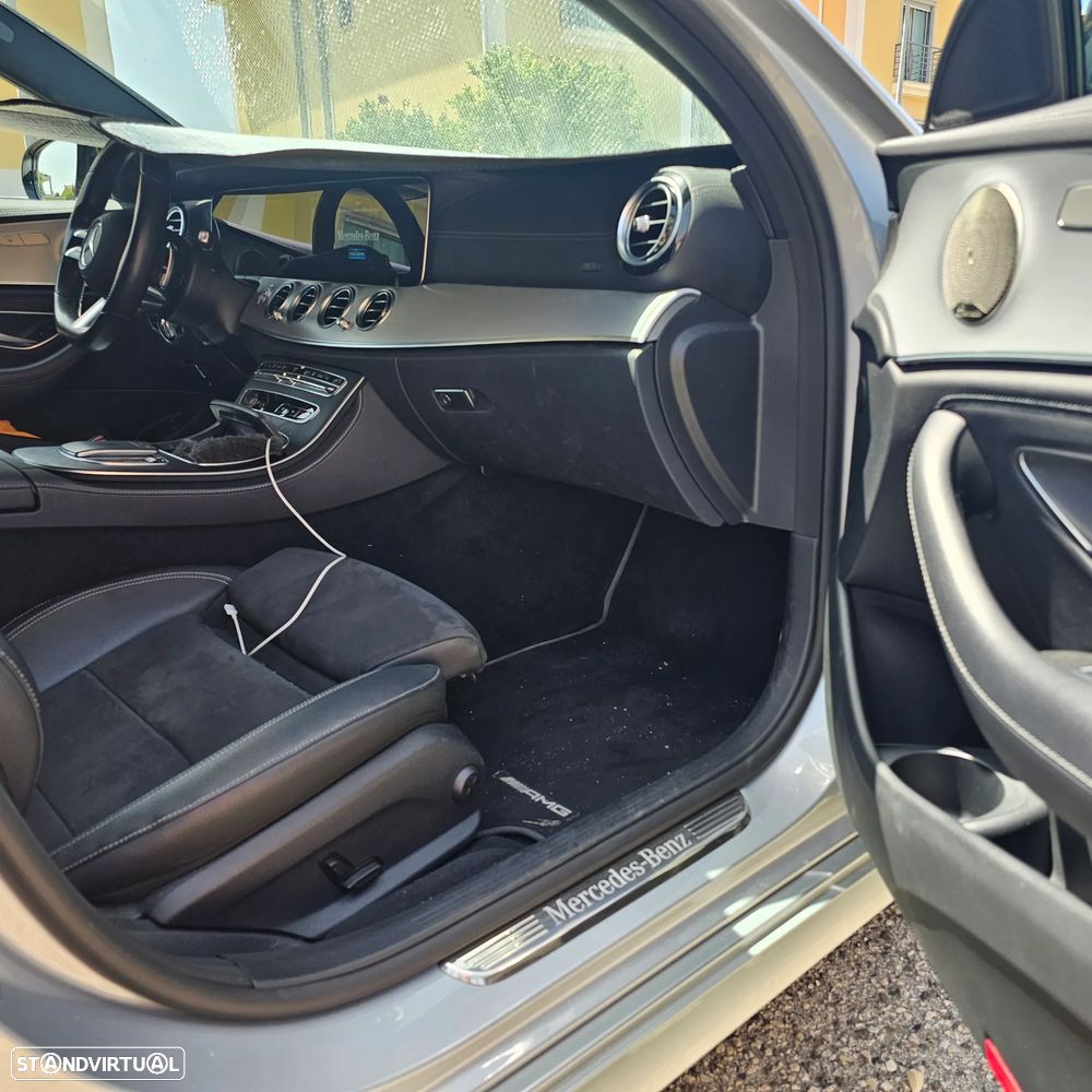 Mercedes-Benz E 300 de AMG Line - 4