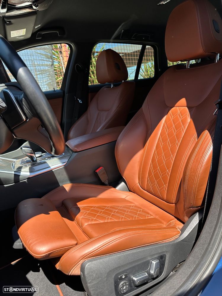 BMW 330 e Touring Line Sport Auto - 27