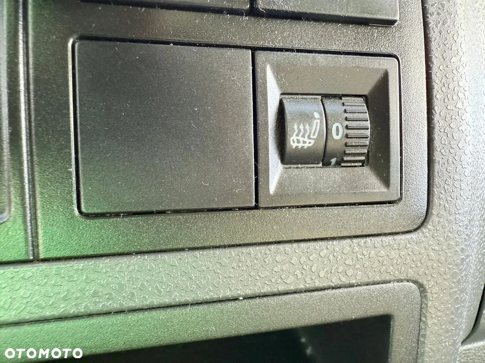 Volkswagen Caravelle - 28