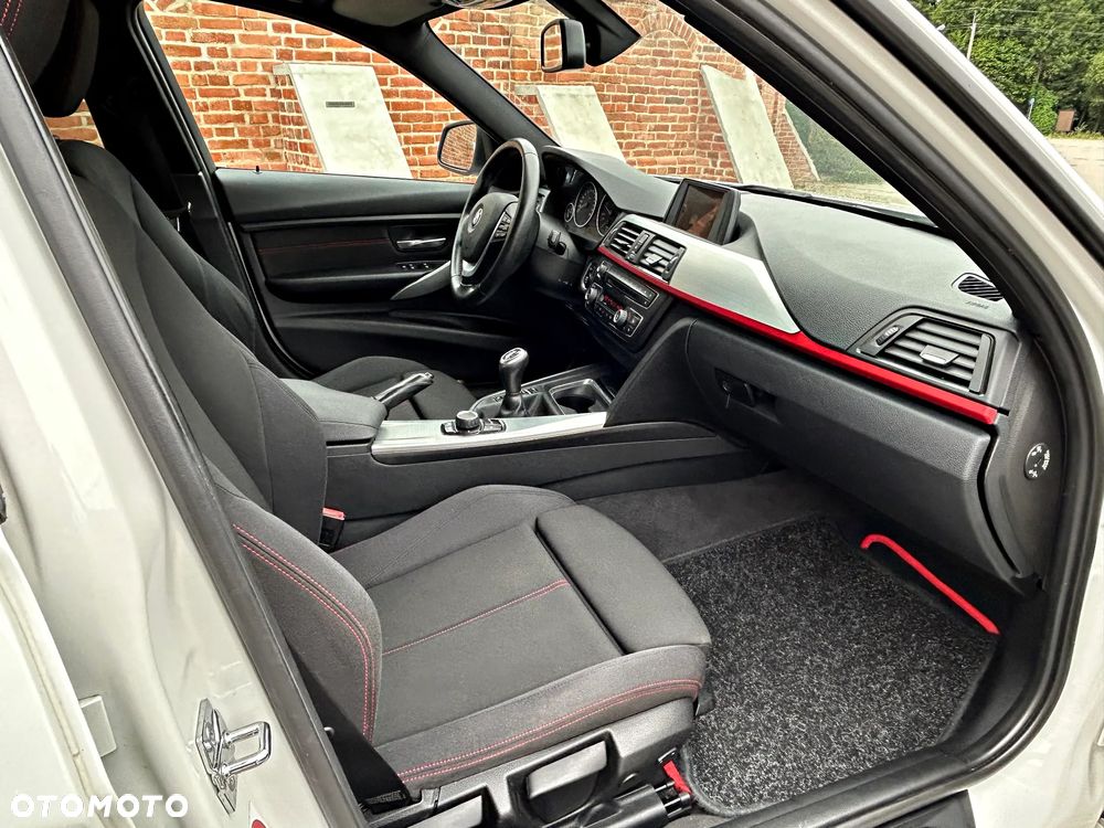 BMW Seria 3 320d Sport Line - 17