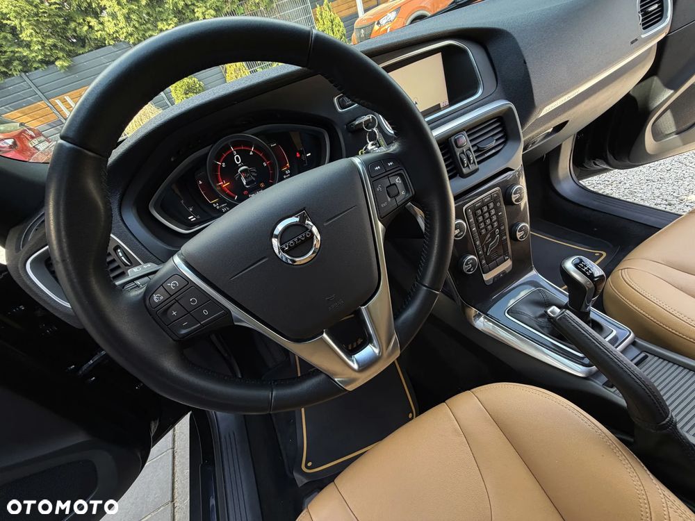 Volvo V40 Cross Country D2 Momentum - 29