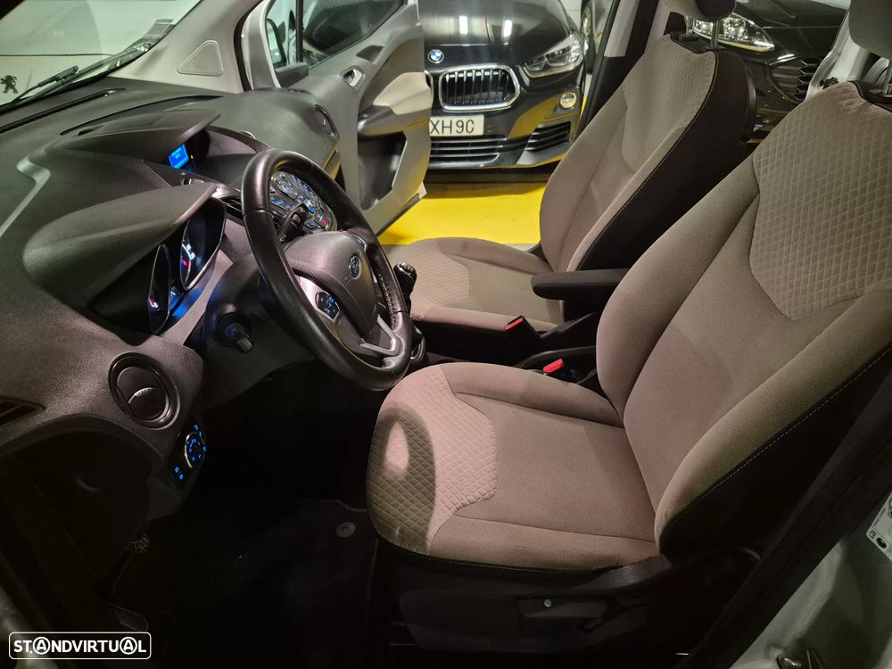 Ford Tourneo Courier 1.0 EcoBoost Titanium - 17